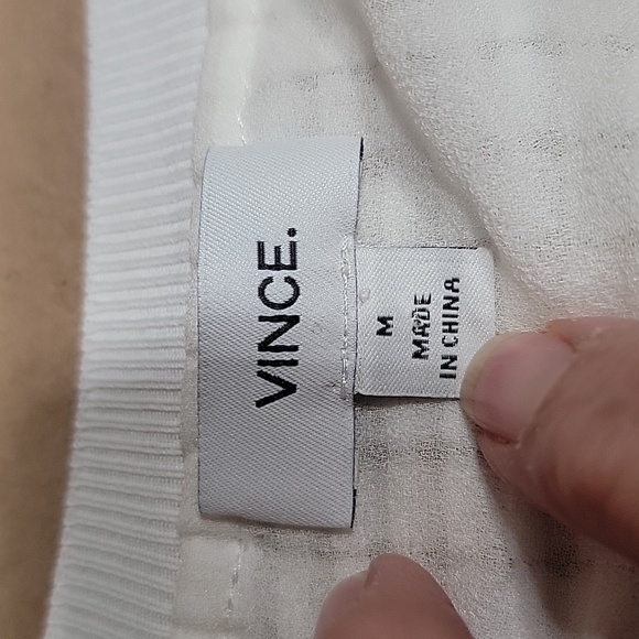 Vince Size M Ivory Lattice Overlay Silk Sleeveless Top, Exc. Used Condition - Picture 10 of 11